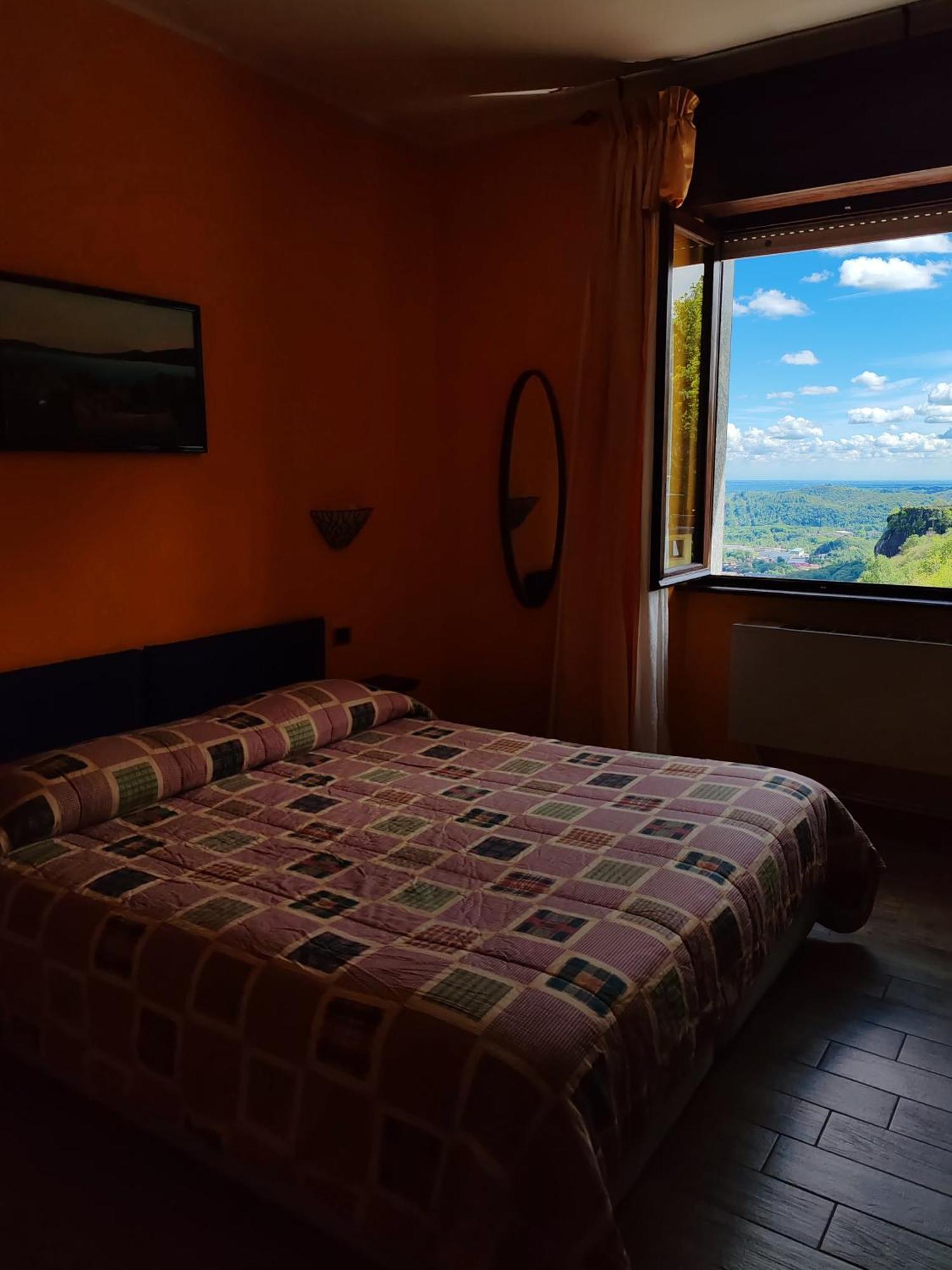 Hotel Panoramico Lago D'Orta (Adults Only) Madonna Del Sasso Luaran gambar