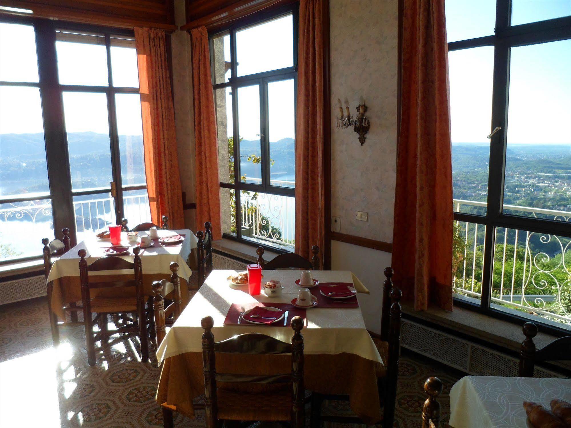 Hotel Panoramico Lago D'Orta (Adults Only) Madonna Del Sasso Luaran gambar