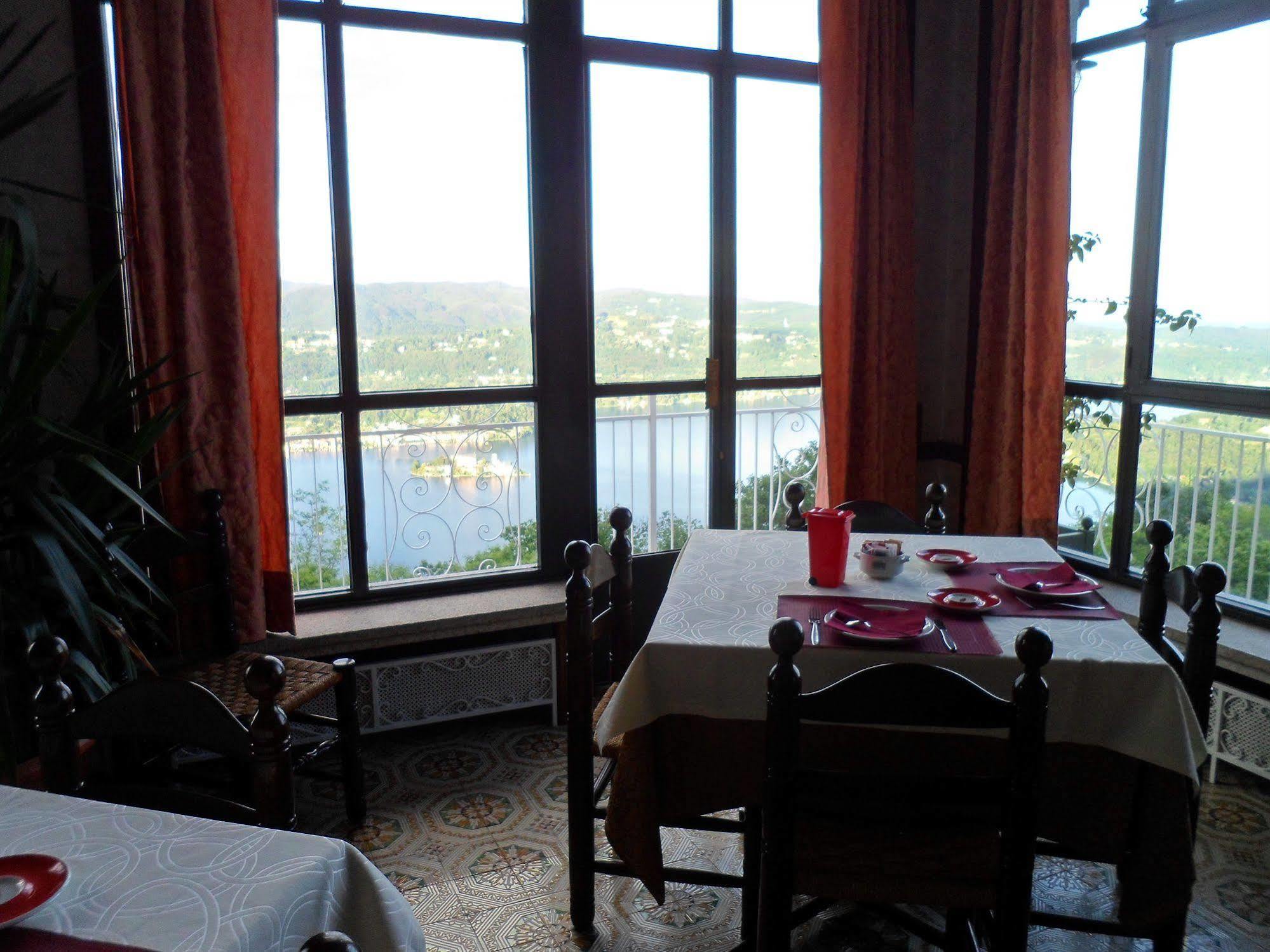 Hotel Panoramico Lago D'Orta (Adults Only) Madonna Del Sasso Luaran gambar