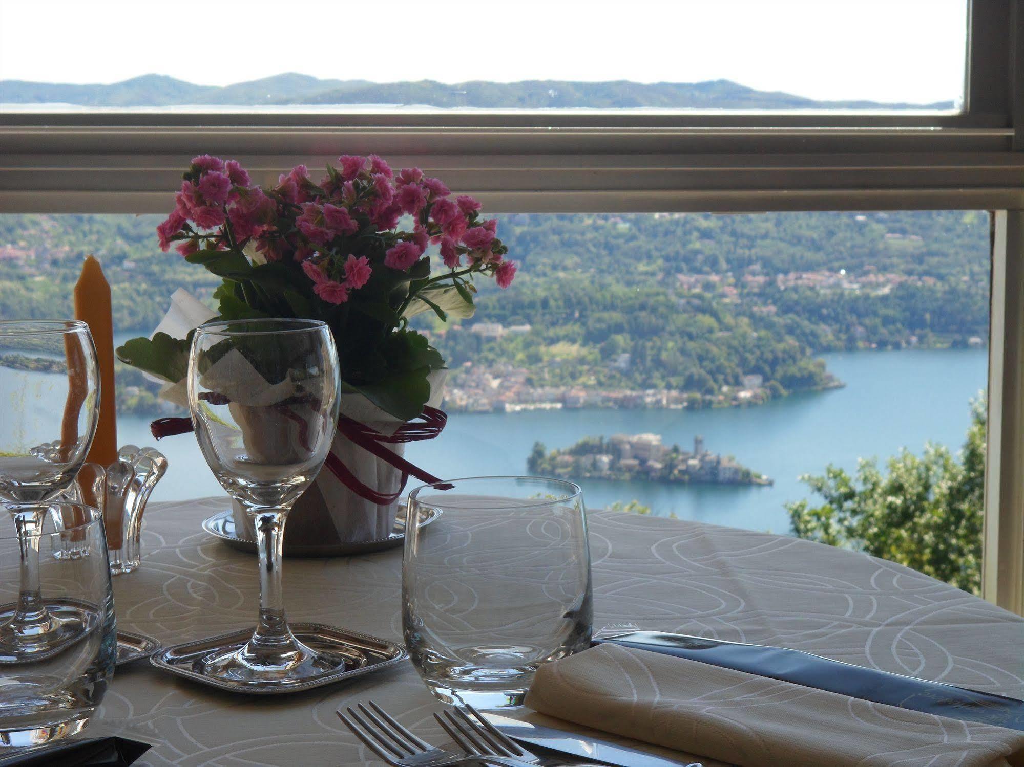 Hotel Panoramico Lago D'Orta (Adults Only) Madonna Del Sasso Luaran gambar